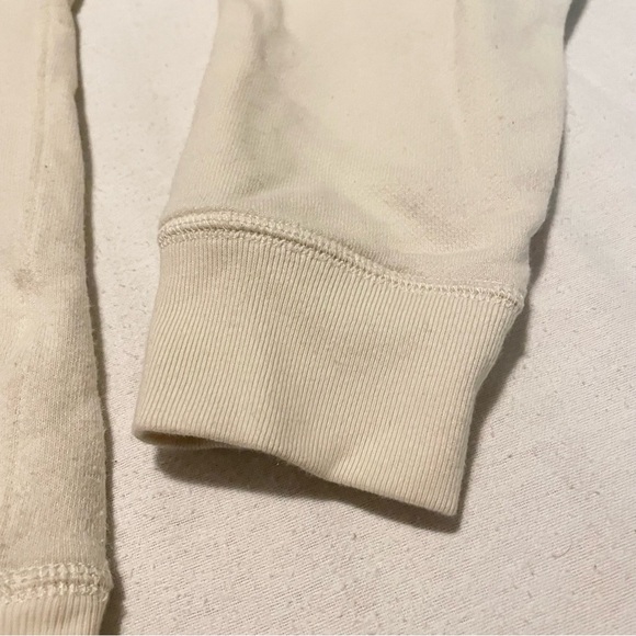 Peanuts Snoopy Uniqlo Printed Sweatshirt Size Medium Sweater - Picture 6 of 16